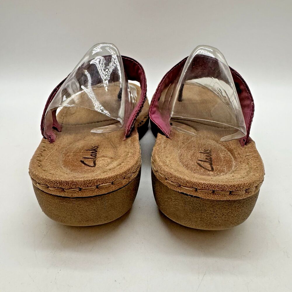 Clarks Red Perforated Leather Thong Sandals - Picture 4 of 11